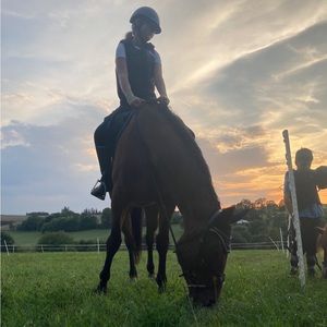 Meet your Posher, Laura